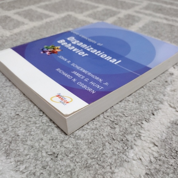 Core Concepts of Organizational Behavior (2004 Paperback) Good Condition - Picture 3 of 4